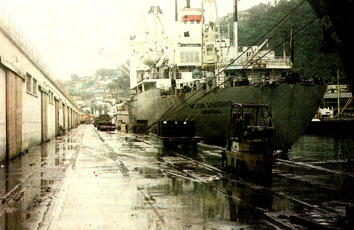 Советский сухогруз в порту Ла-Гуайра