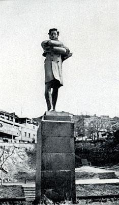 41. Памятник Николозу Бараташвили. Скульптор В.  Цибадзе.  1976