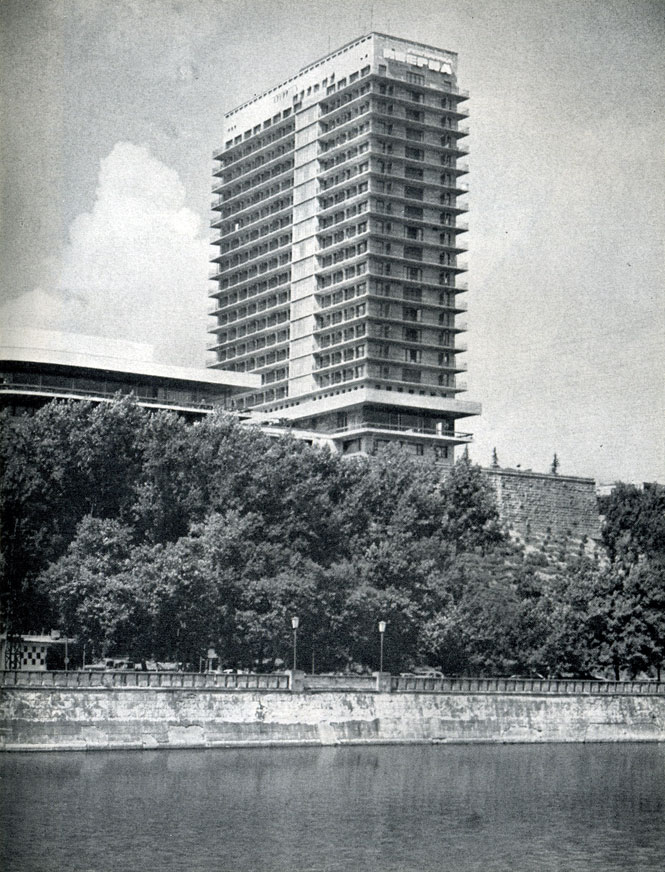 81. Гостиница 'Иверия'. Архитектор А. Каландаришвили. 1967