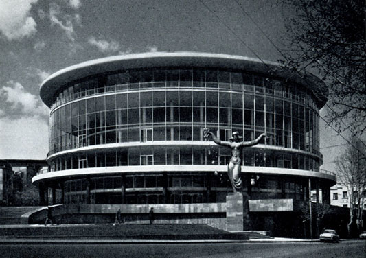 84. Концертный зал Грузинской филармонии. Архитектор И. Чхенкели. 1971