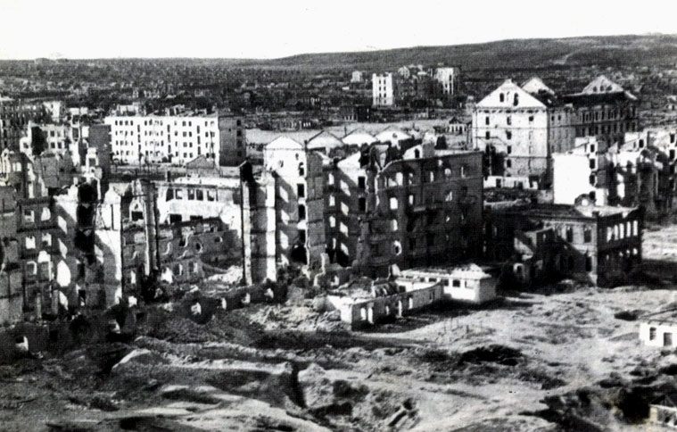 Площадь Обороны. Март 1943 года