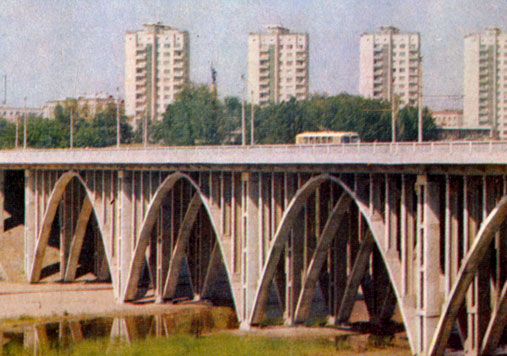 Мост через реку Царицу