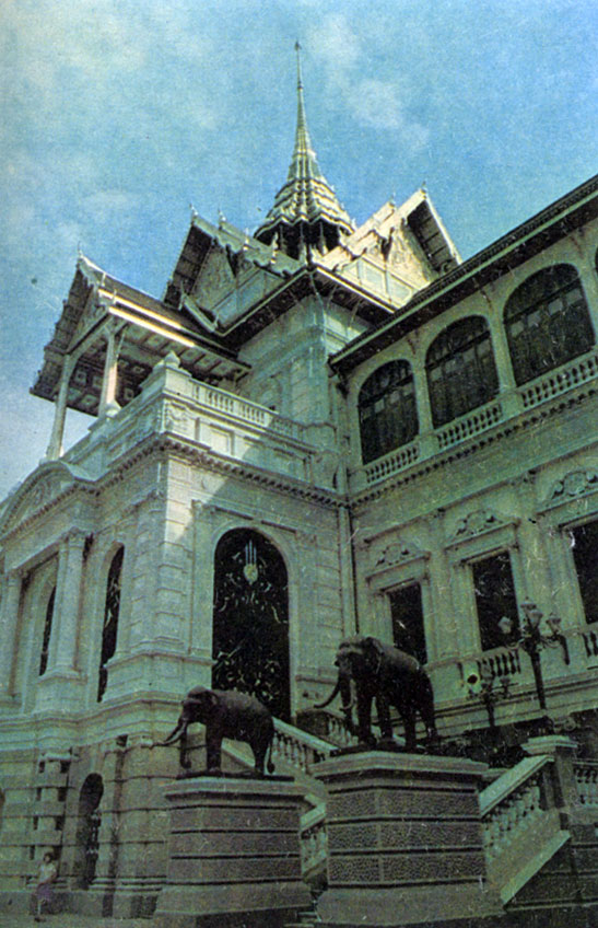 Королевский дворец Гранд-палас в Бангкоке