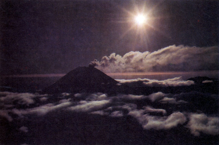 Действующий вулкан Нгаурухоэ