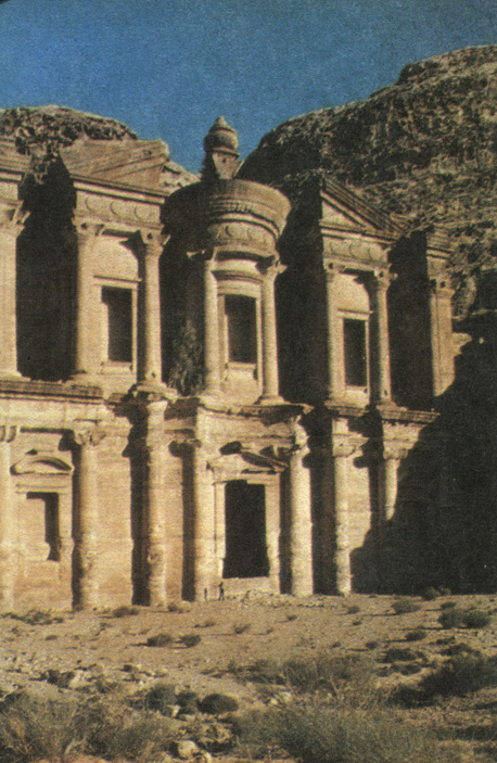 Фасад монастыря Эд-Дейр в Петре