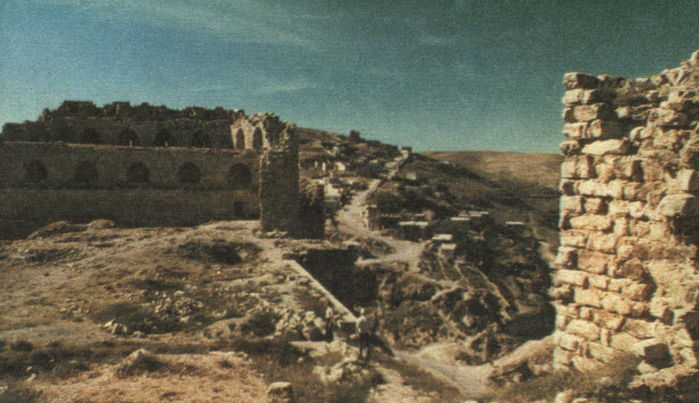 Развалины крепости в Кераке