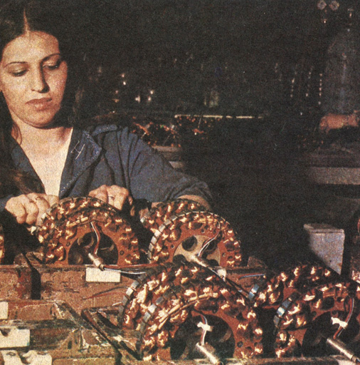Иракские женщины стали работать на современных предприятиях
