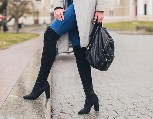 https://ru.freepik.com/free-photo/young-stylish-woman-walking-autumn-city-cold-season-wearing-high-heeled-black-boots-leather-backpack-accessories-grey-coat-sitting-bench-fashion-trend-legs-close-up-details_9630044.htm#fromView=search&page=1&position=25&uuid=aa81f699-e5a6-430e-92ea-3f3a888a80c9