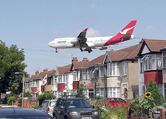 Boeing 747438  Qantas         - https://upload.wikimedia.org/wikipedia/commons/thumb/3/3c/Qantas_b747_over_houses_arp.jpg/1280px-Qantas_b747_over_houses_arp.jpg