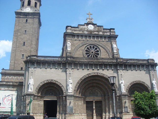      , ,  - https://upload.wikimedia.org/wikipedia/commons/thumb/e/ec/Manila_Cathedral_exterior.jpg/1280px-Manila_Cathedral_exterior.jpg