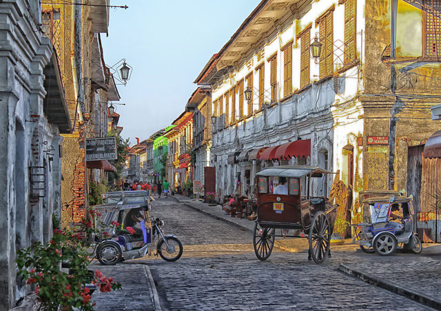    - https://upload.wikimedia.org/wikipedia/commons/thumb/b/bd/Calle_Crisologo%2C_Vigan%2C_Philippines_%2850025182191%29.jpg/1280px-Calle_Crisologo%2C_Vigan%2C_Philippines_%2850025182191%29.jpg