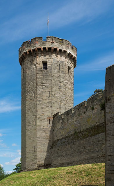  ,   - https://upload.wikimedia.org/wikipedia/commons/thumb/9/90/Warwick_Castle_-_Guy%27s_Tower_2017.jpg/500px-Warwick_Castle_-_Guy%27s_Tower_2017.jpg