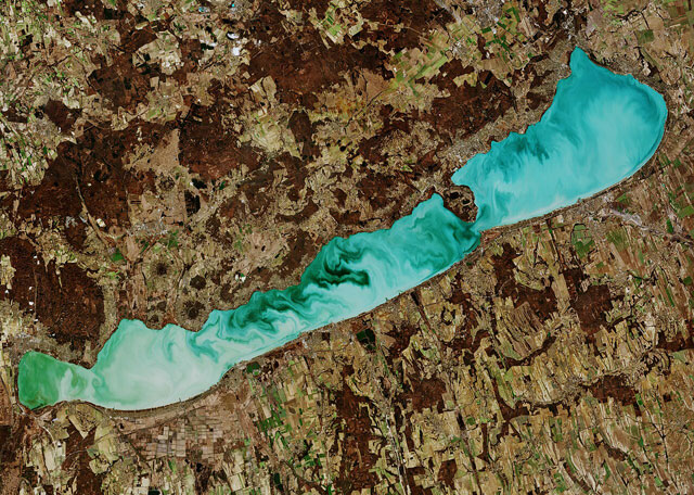 ����� �������, �������, ������ �� �������� Sentinel-2 - https://upload.wikimedia.org/wikipedia/commons/thumb/7/72/Lake_Balaton_Hungary%281%29.jpg/960px-Lake_Balaton_Hungary%281%29.jpg